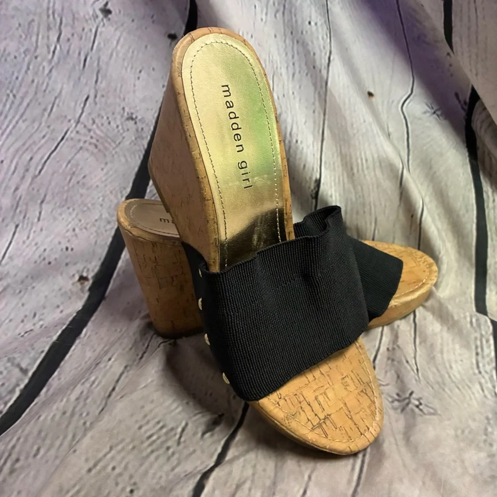 Madden Girl Women’s Nicolet Black Stretch Studded Slip On Wedge Sandals‎ Size 9